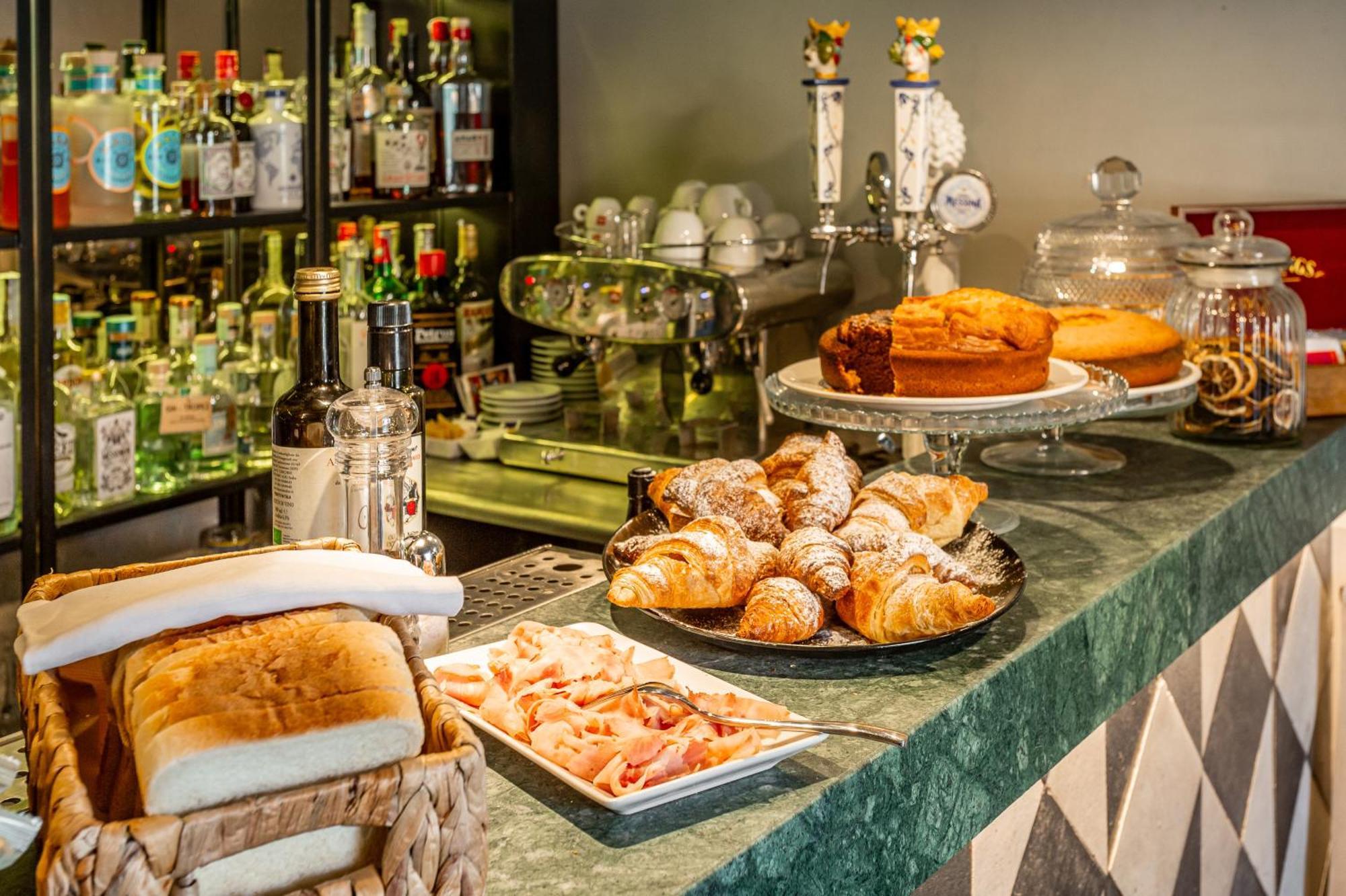 Hotel Parrasio Rome Bagian luar foto